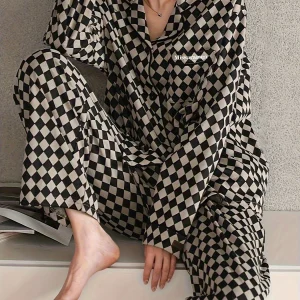 New Women's Autumn/Winter Pajama Set - Checkerboard-Printed, Minimalist & Stylish 2-Piece Loungewear